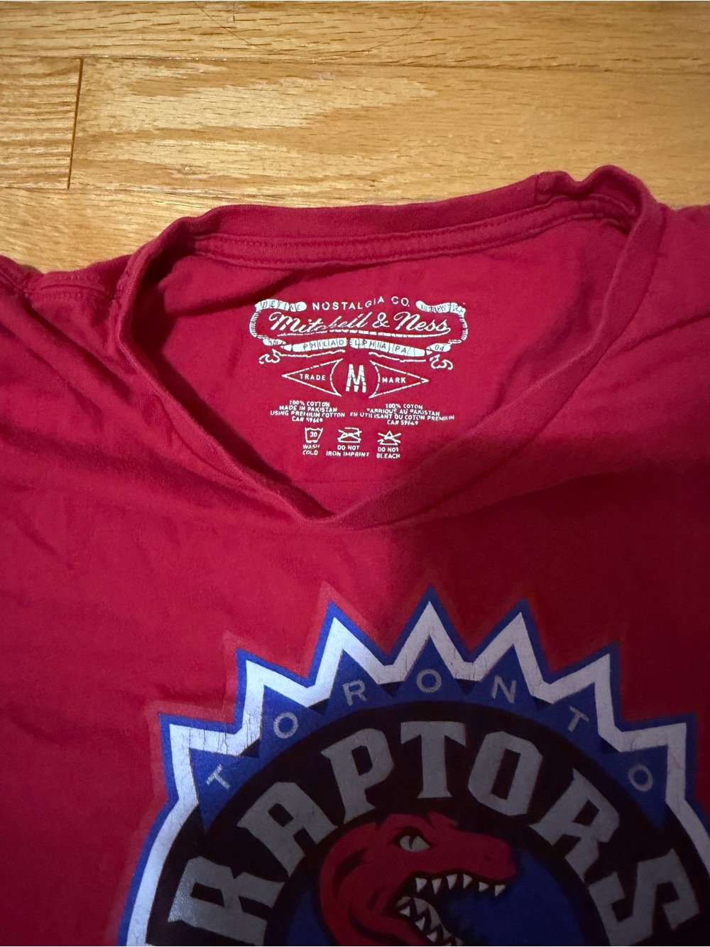 Mitchell & Ness Red Toronto Raptors Graphic Tee - Picture 4 of 5